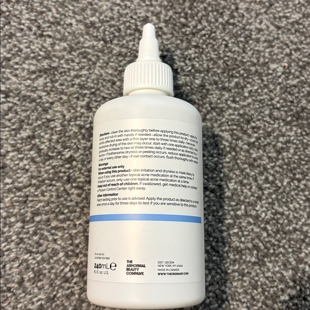 The Ordinary White Packaging with Light Blue Accent - Salicylic Acid 0.5% - Picture 3 of 5
